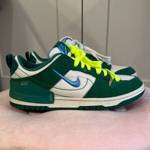 Nike Dunk Lows - Green and White Sneakers